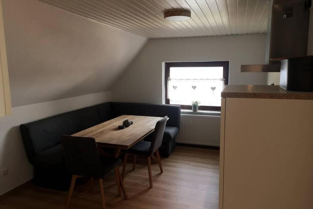 Neuhaus an Der Eger Ruhig Gelegene, Top Moderne Ferienwohnung - Hot Tub Und Sauna Gegen Aufpreis מראה חיצוני תמונה