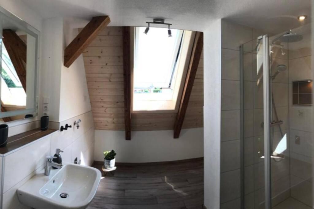 Neuhaus an Der Eger Ruhig Gelegene, Top Moderne Ferienwohnung - Hot Tub Und Sauna Gegen Aufpreis מראה חיצוני תמונה