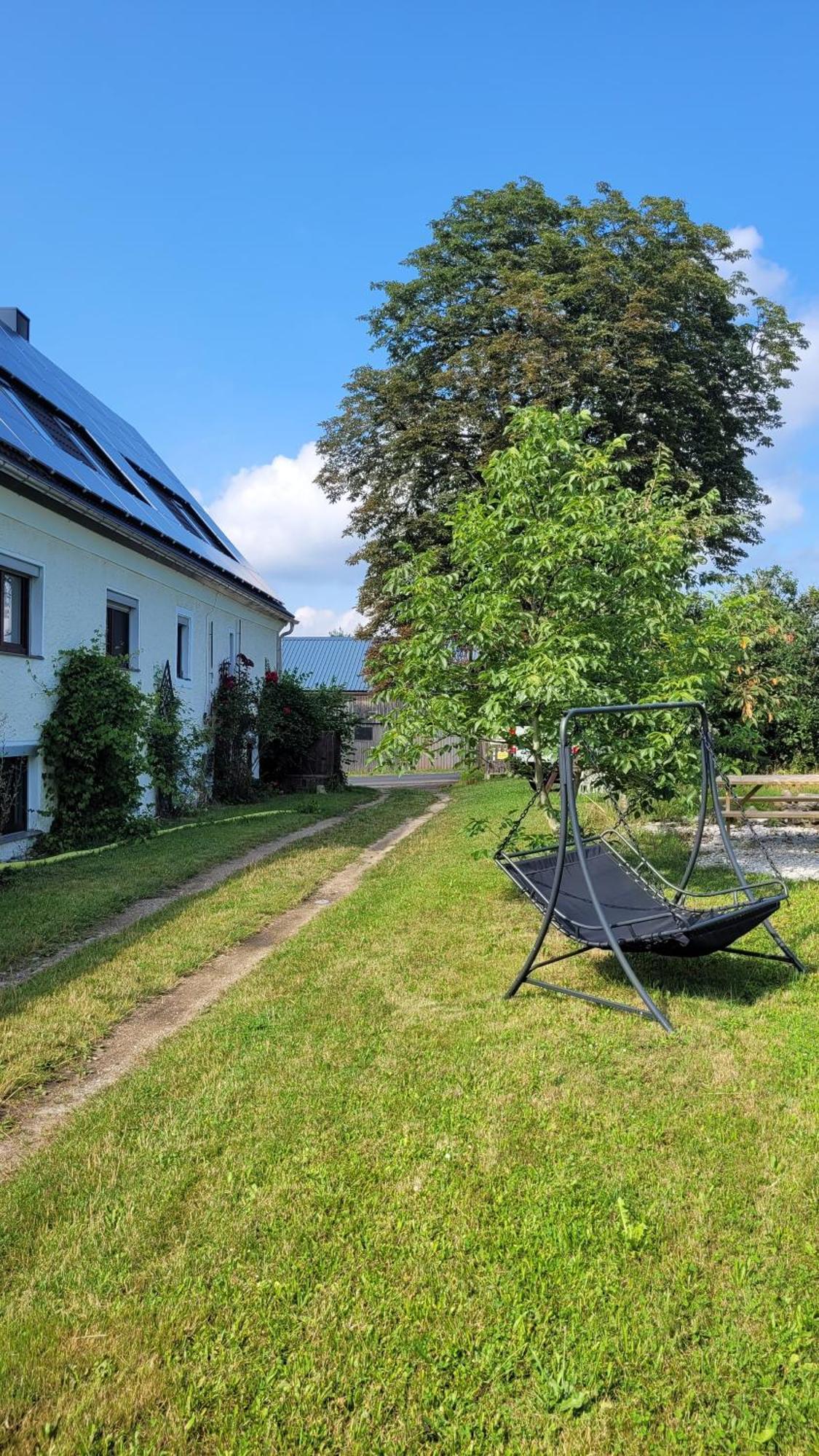 Neuhaus an Der Eger Ruhig Gelegene, Top Moderne Ferienwohnung - Hot Tub Und Sauna Gegen Aufpreis מראה חיצוני תמונה